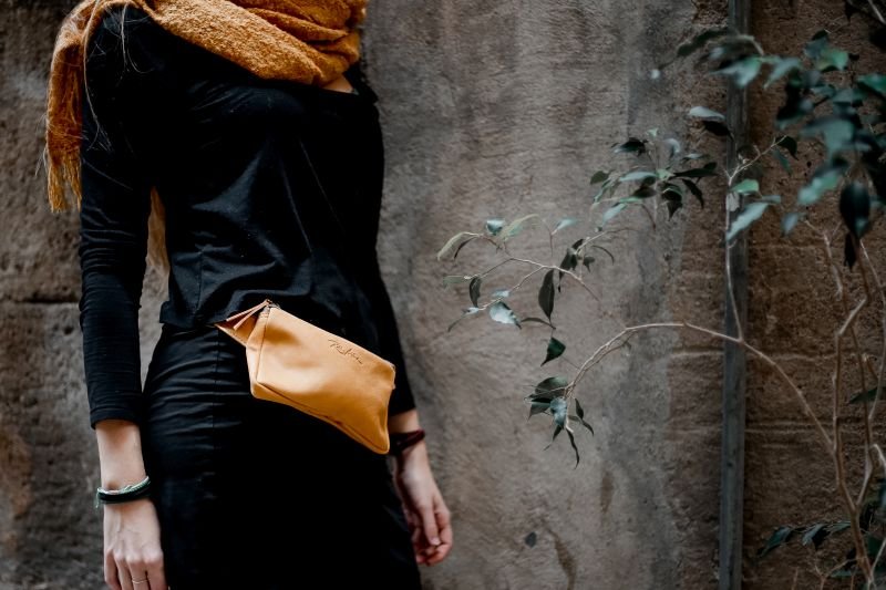 Ronyonera de pell groc mostassa fanny pack