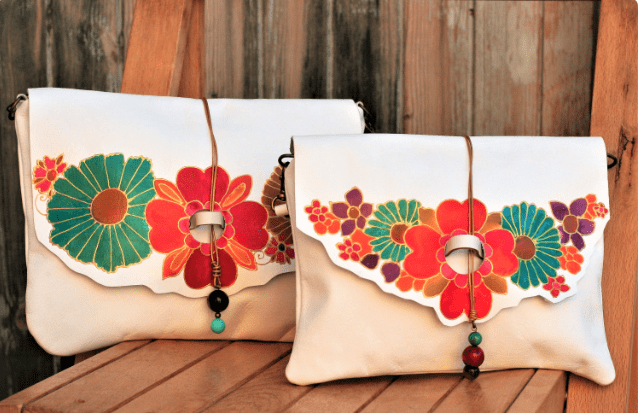 Bolsa de piel para todos los días con flores pintadas white leather bag with flowers